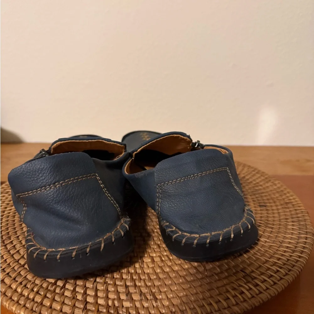 Men's Casual Slip-On Leather Handmade Shoes in Navy with Contrast Stitching‎